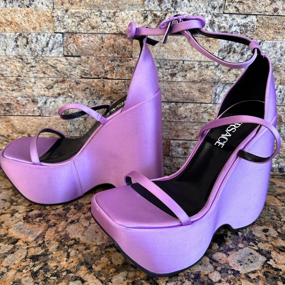 Versace
Triplatform 170mm platform sandals - Picture 8 of 16